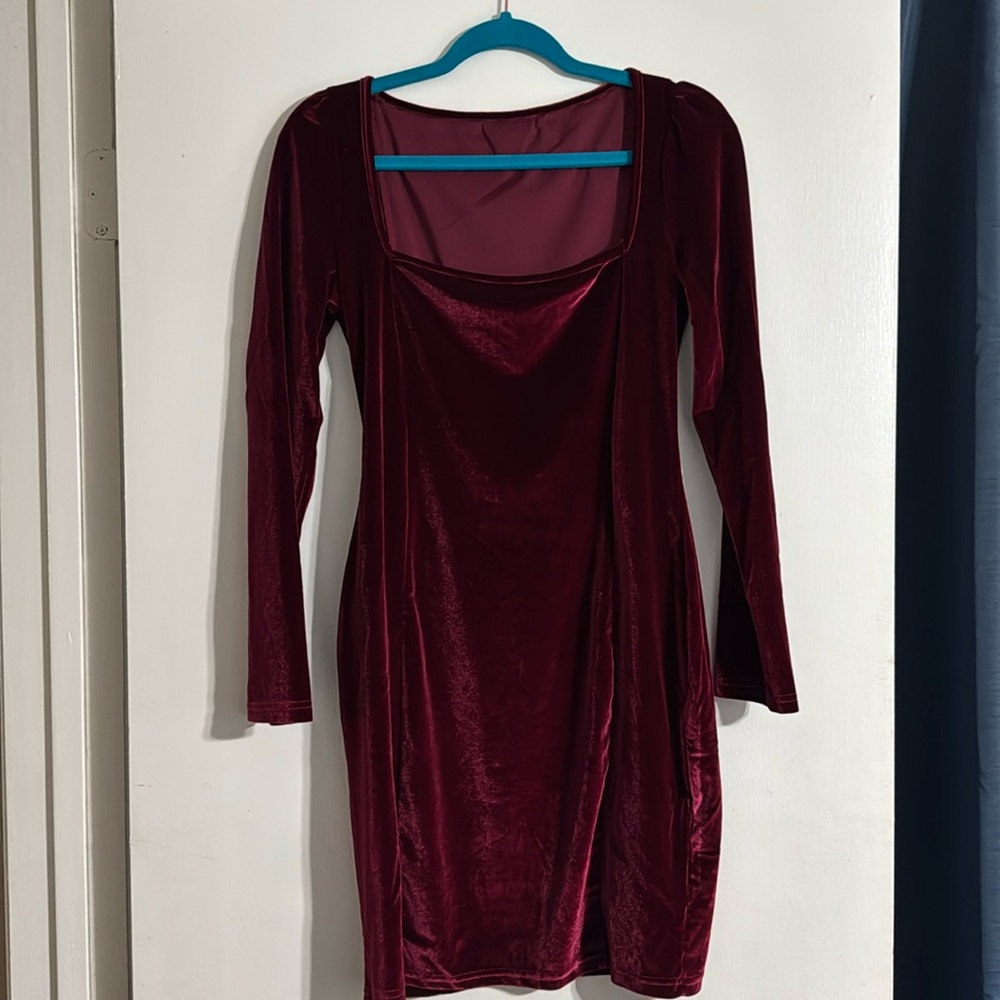 Brand new, never worn velvet, long sleeve maroon midi dress.